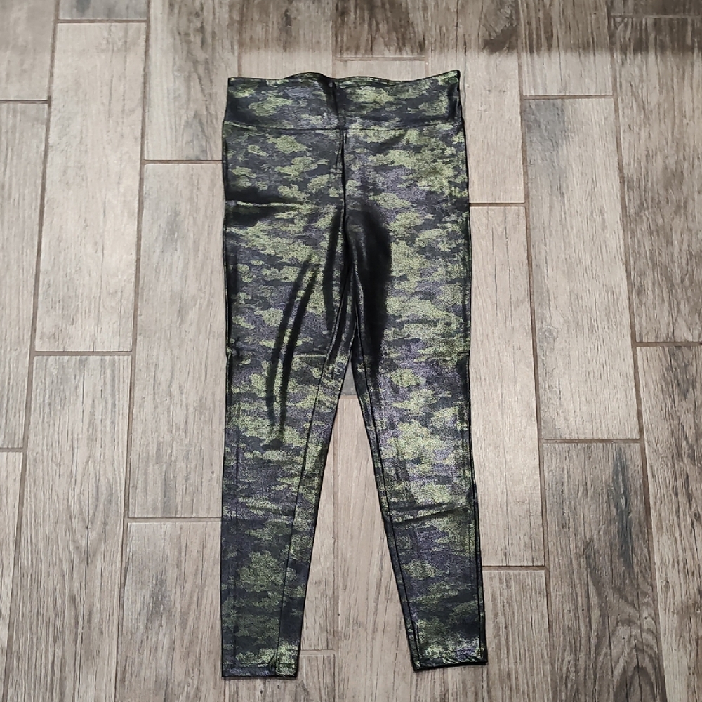 LuLaRoe Luxe Black and Green Camo Faux Leather Leggings Size Large